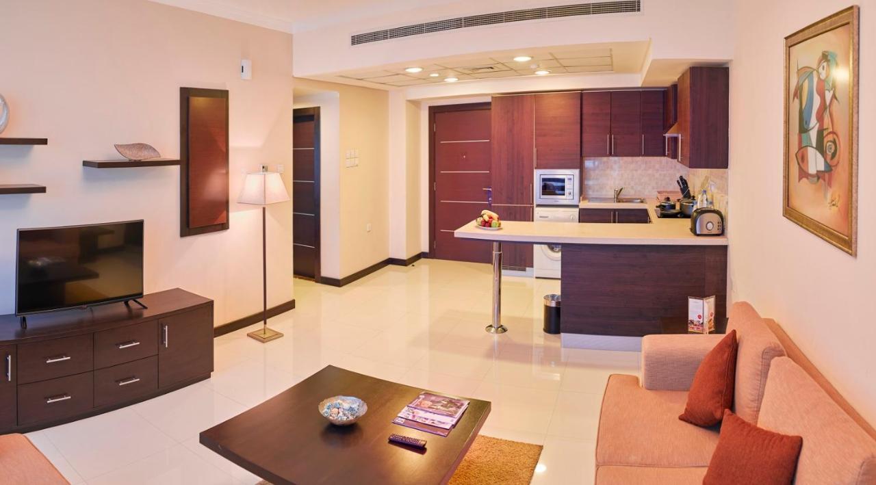 Tulip Hotel & Suites Manama Exterior foto